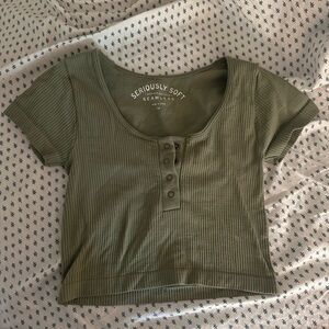 Aeropostale cropped T-shirt